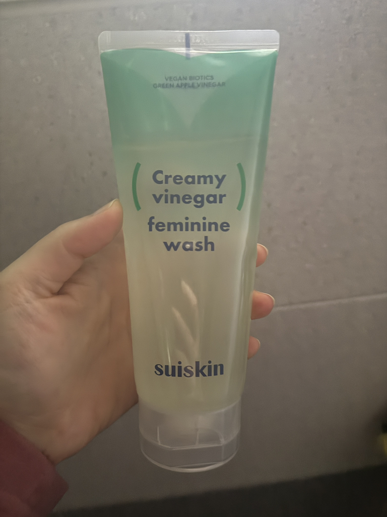 suiskin Limpiador Femenino Suave a Base de Hierbas con Frutas review image