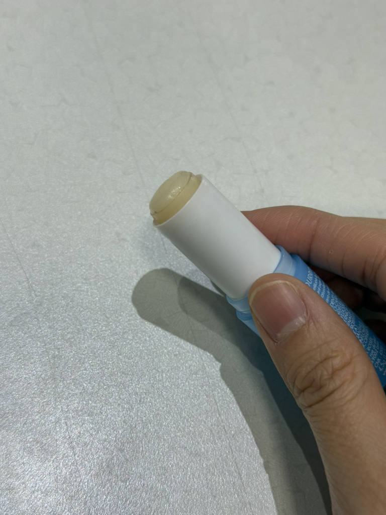 라로제 (LAROSEE) 너리싱 스틱 립밤 review image