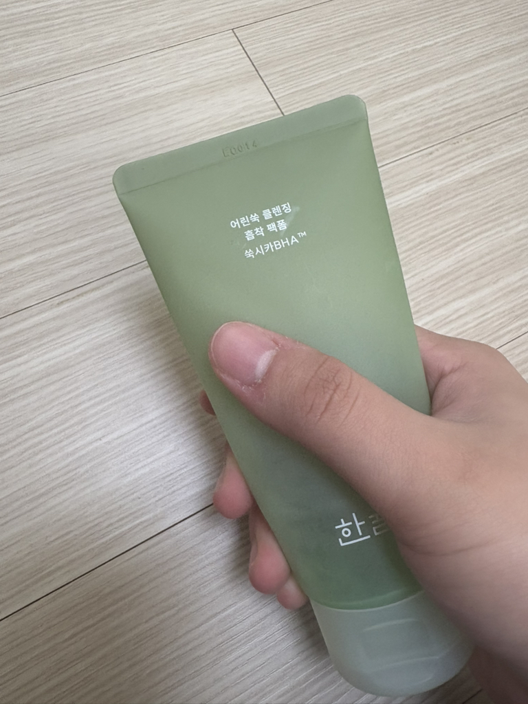 한율 (HANYUL) 어린쑥 클렌징 흡착 팩폼 review image