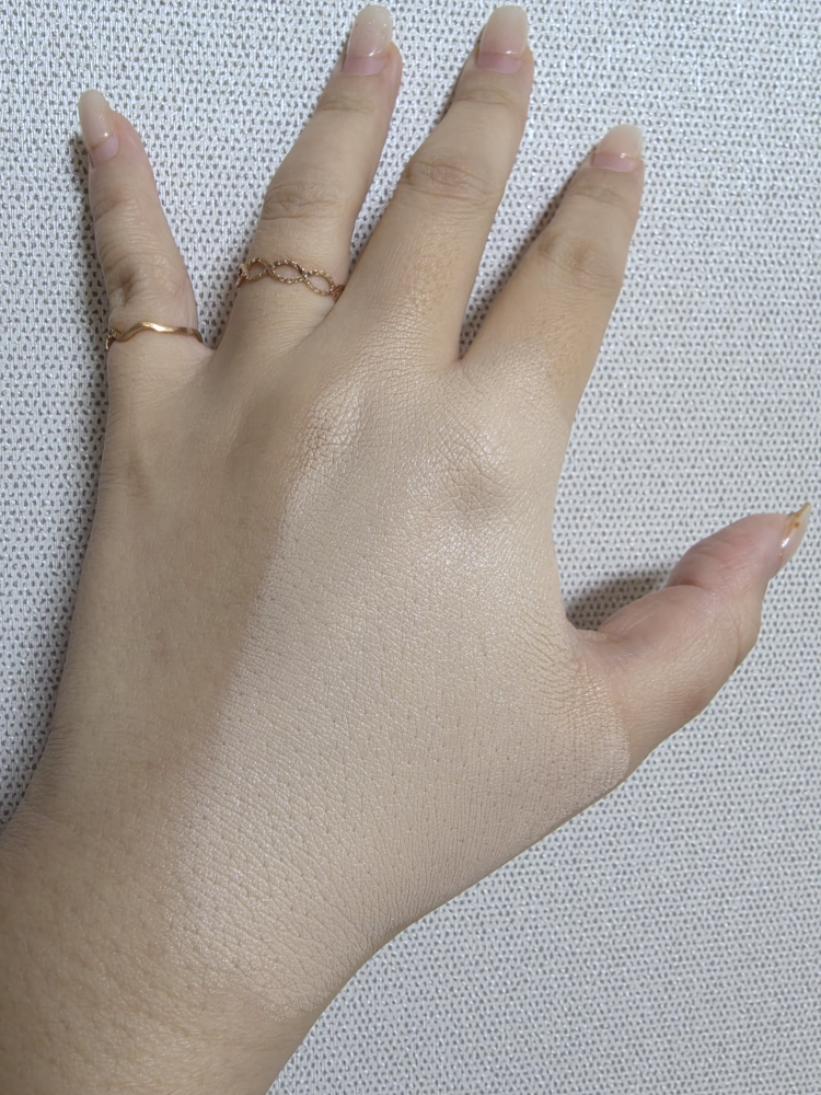 어뮤즈 (AMUSE) 세라믹 스킨 퍼펙터 쿠션 [SPF40/PA++] [01 포슬린] review image