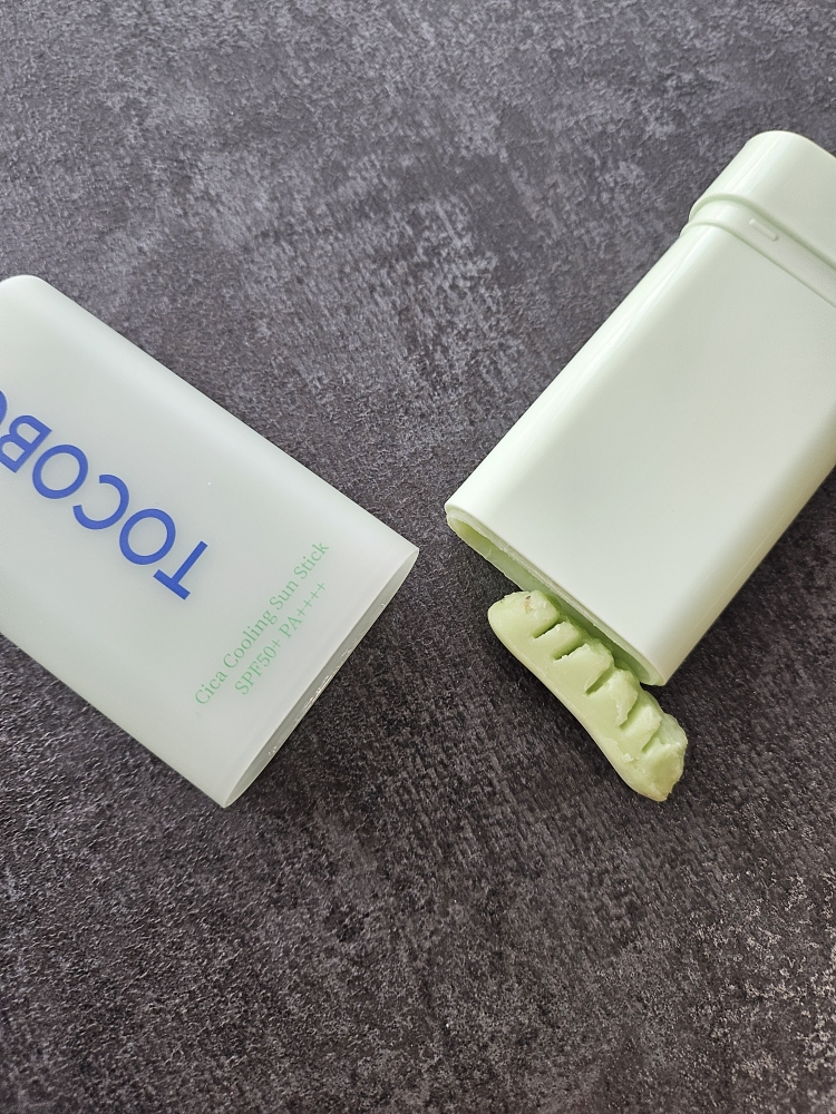 토코보 (TOCOBO) 시카 쿨링 선스틱 [SPF50+/PA++++] review image