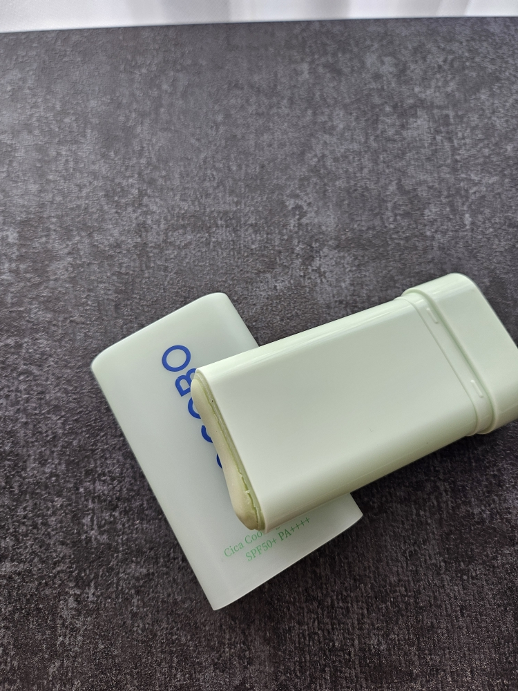 토코보 (TOCOBO) 시카 쿨링 선스틱 [SPF50+/PA++++] review image