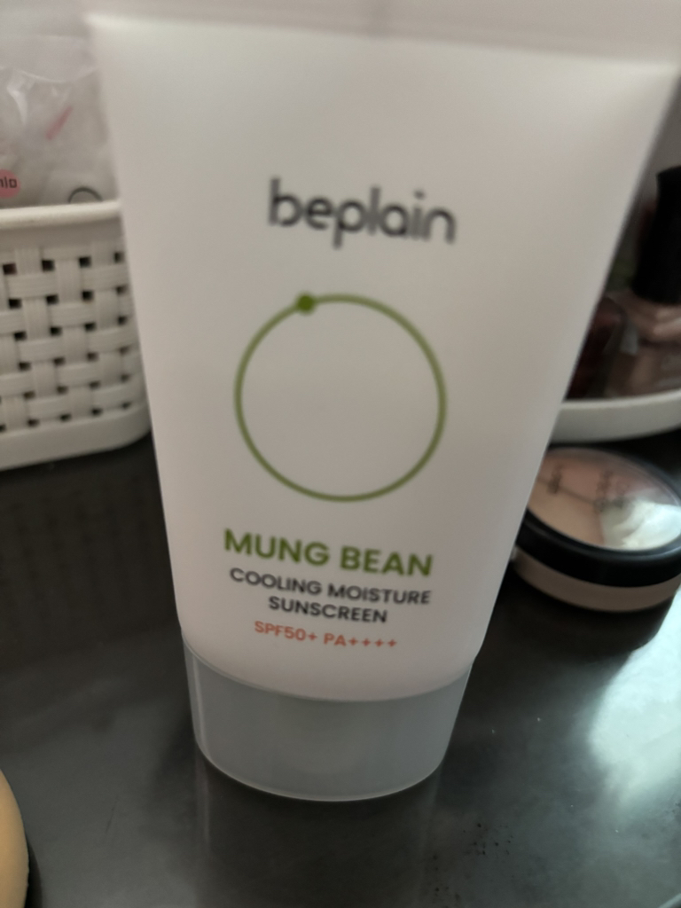 비플레인 (beplain) 녹두 쿨링 수분 선크림 [SPF50+/PA++++] review image