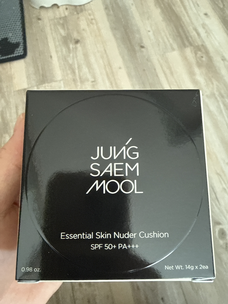 정샘물뷰티 (JUNGSAEMMOOL) 에센셜 스킨 누더 쿠션 [SPF50+/PA+++] [페어라이트] review image