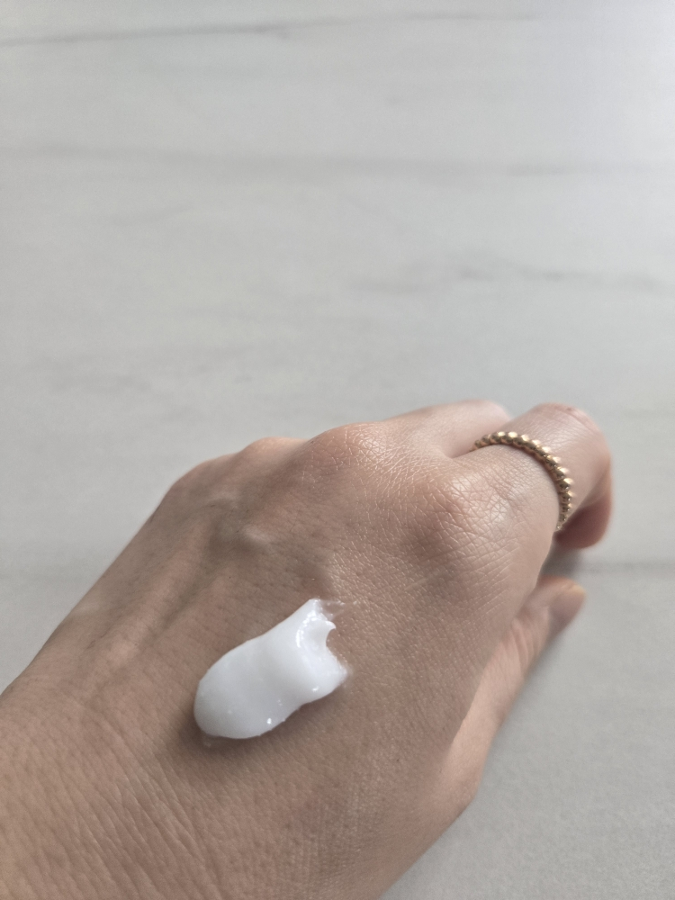 에스트라 (AESTURA) 아토베리어365 크림 review image