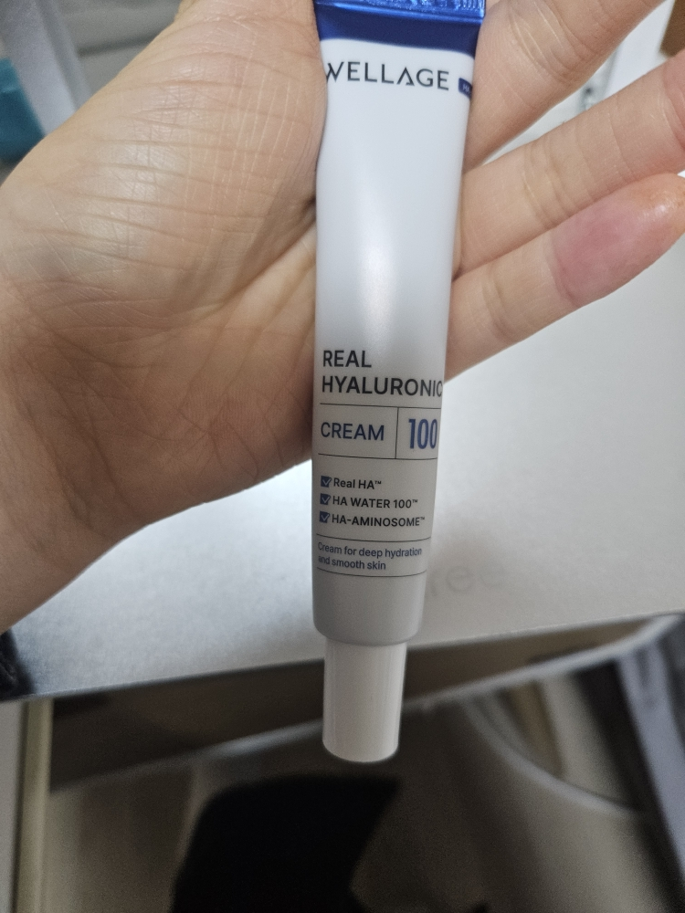 웰라쥬 (WELLAGE) 리얼 히알루로닉 100 크림 review image