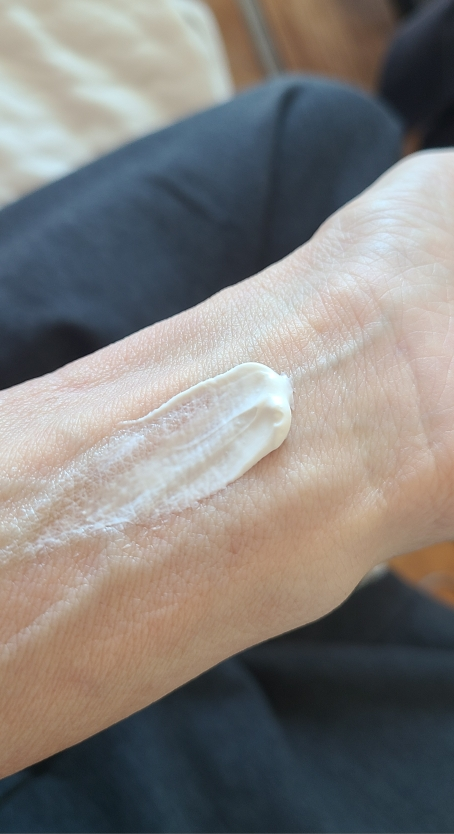 코스알엑스 (COSRX) 울트라 라이트 인비저블 선스크린 [SPF50+/PA++++] review image