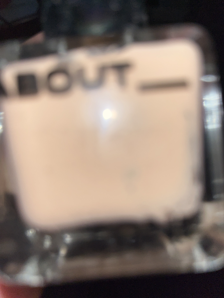 어바웃톤 (ABOUT_TONE.) 스킨 레이어 핏 파운데이션 [SPF30/PA++] [22 아이보리] review image