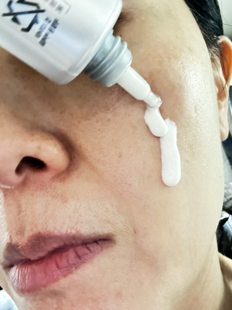 메디힐 (MEDIHEAL) 마데카소사이드 수분 선세럼 흔적 리페어 [SPF50+/PA++++] review image