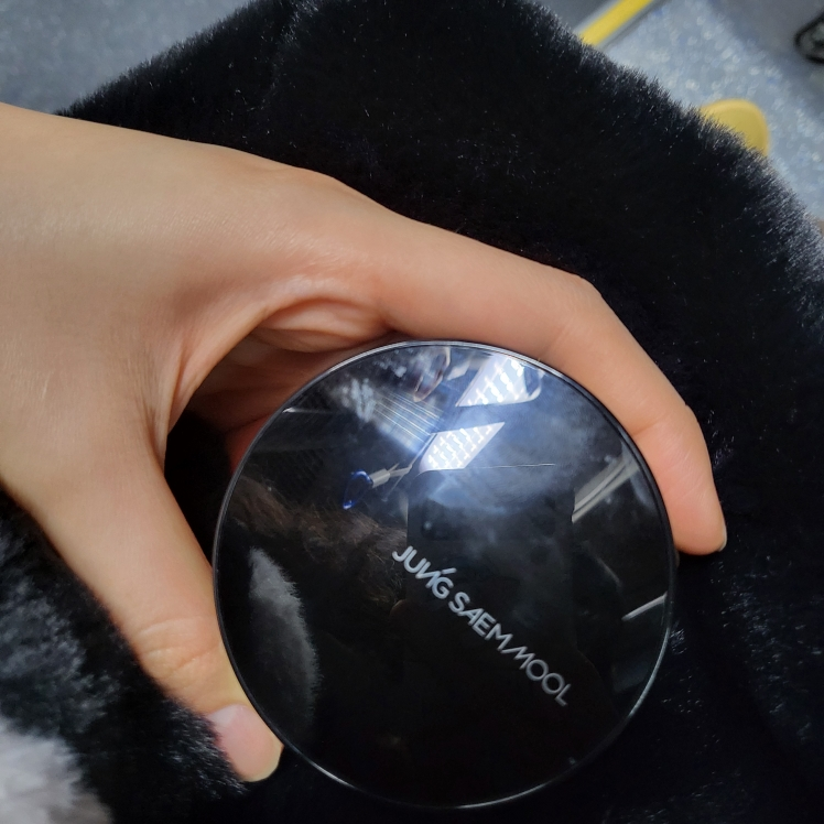 정샘물뷰티 (JUNGSAEMMOOL) 에센셜 스킨 누더 롱웨어 쿠션 [SPF50+/PA+++] [미디엄] review image