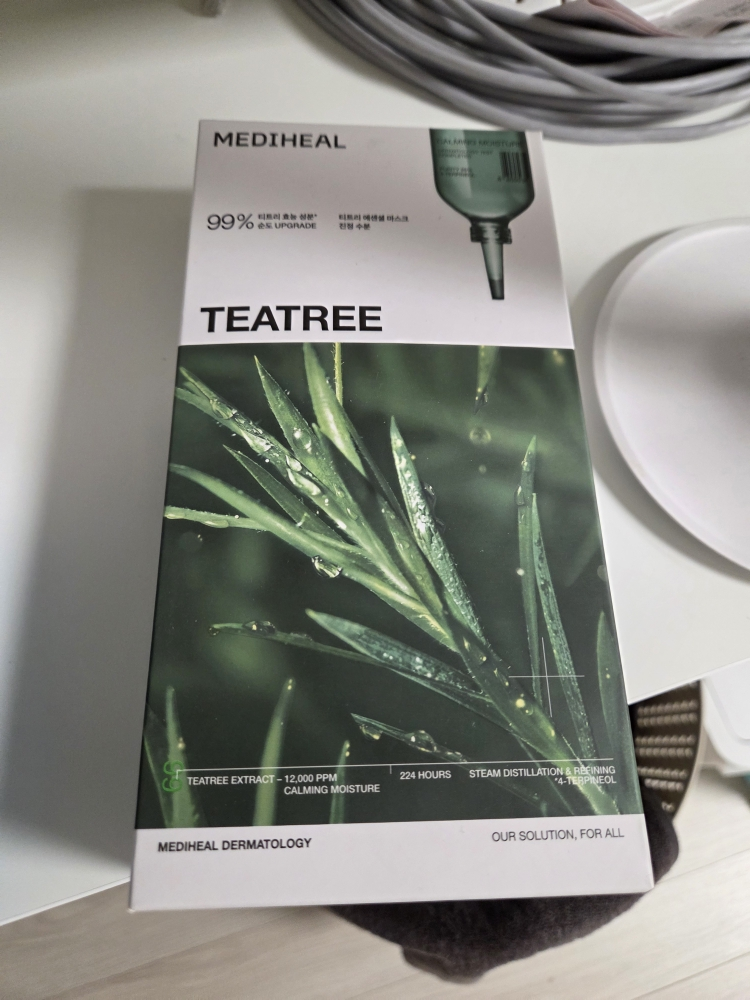 MEDIHEAL Mascarilla esencial [Hidratación purificante con ginebra del árbol del té]. review image