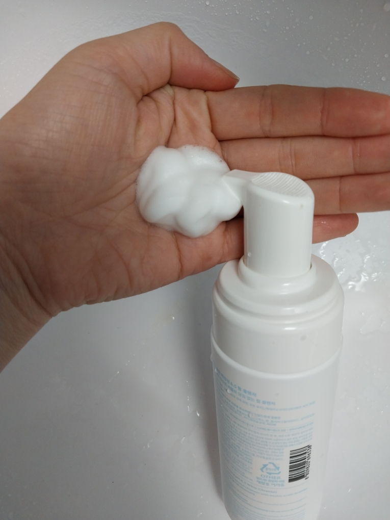 에뛰드 (ETUDE) 순정 약산성 6.5 휩 클렌저 review image