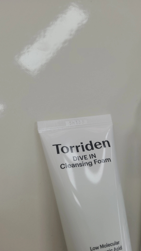 Torriden Espuma limpiadora con ácido hialurónico de bajo peso molecular review image