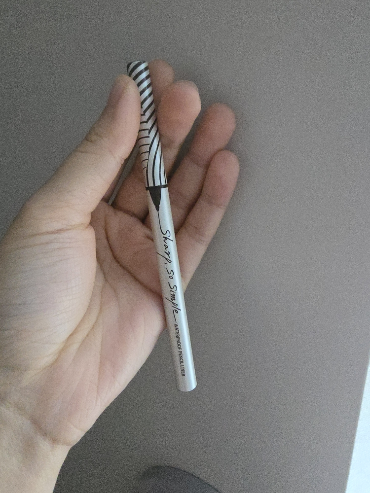 CLIO Sharp Saw Simple Waterproof Penslider [Nº 4 Marrón Oscuro] - Sharp Saw Simple Penslider review image