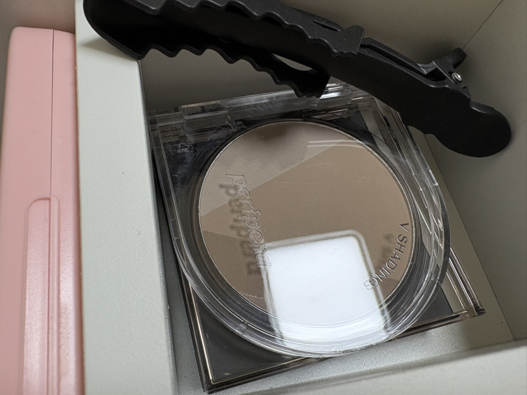 페리페라 (peripera) 브이 쉐딩 [003 그레이쉬쿨] review image