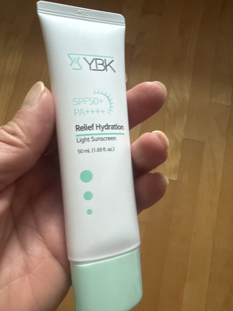 YBK (와이비케이) 릴리프 하이드레이션 라이트 썬스크린 [SPF50+/PA++++] review image