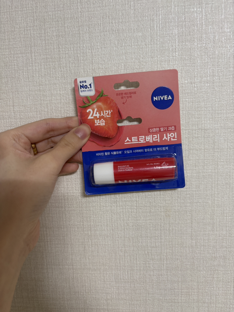 니베아 (NIVEA) 립케어 [스트로베리샤인] review image