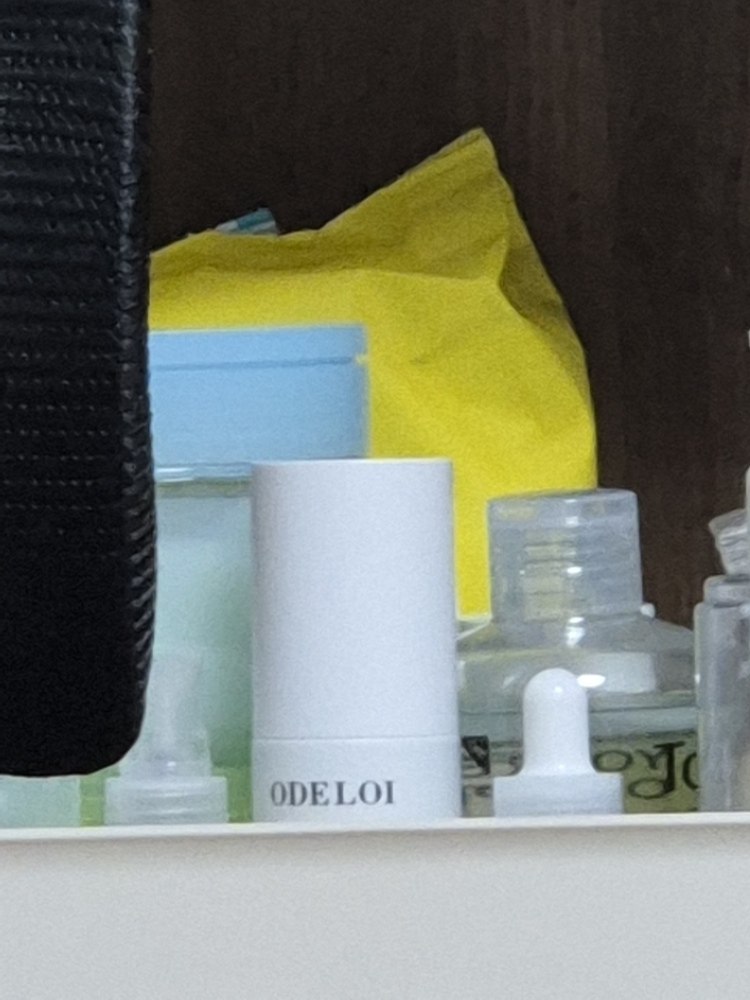 ODELOI Crema reductora de poros cereza negra Lofd review image