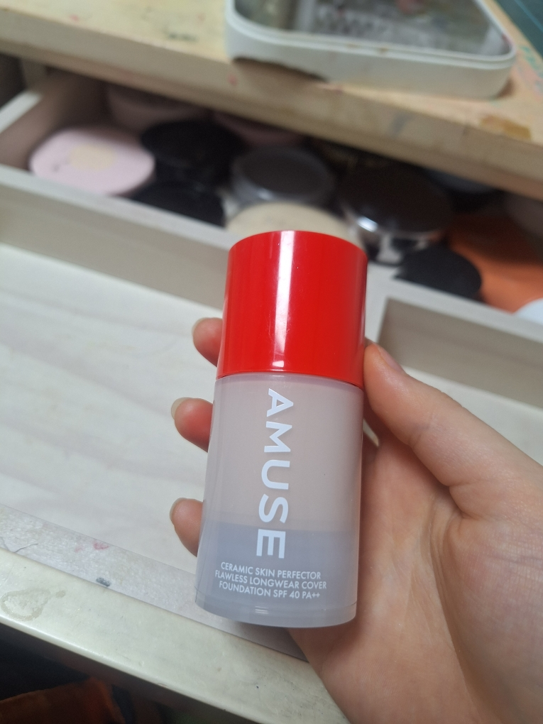 AMUSE Base de maquillaje Ceramic Skin Perfector [SPF40/PA++] [01 Porcelain] review image