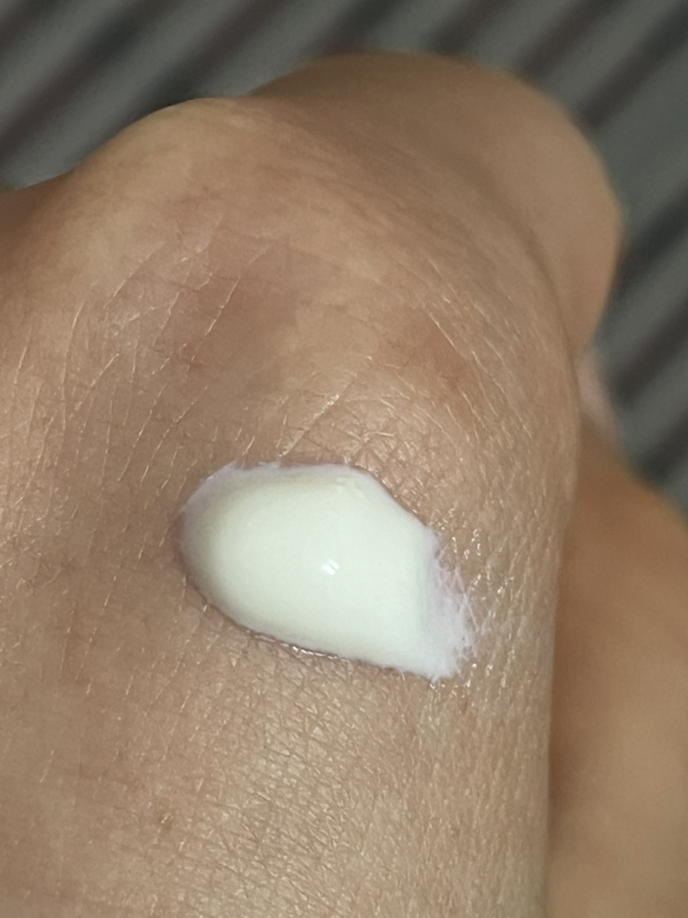 YBK (와이비케이) 릴리프 하이드레이션 라이트 썬스크린 [SPF50+/PA++++] review image