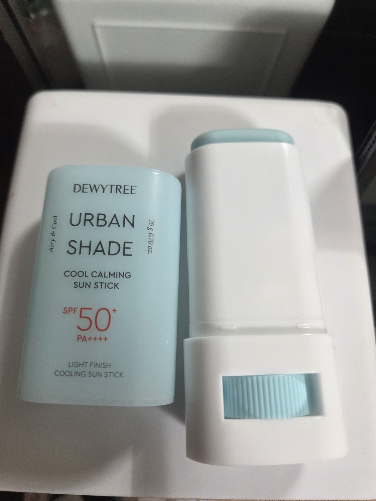 DEWYTREE Urban Shade Cool Calming Sun Stick [SPF50+/PA++++] review image