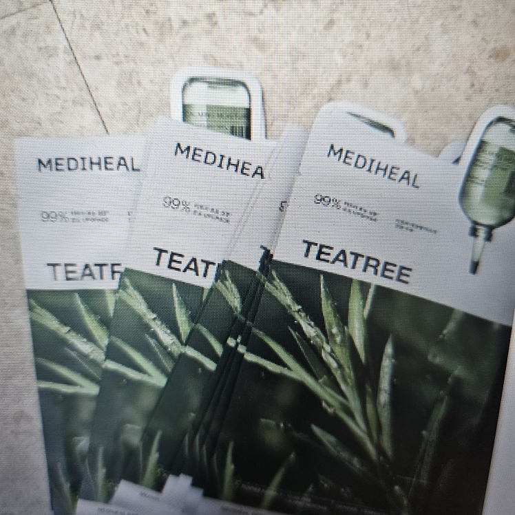 美迪惠尔 必需面膜 [茶树镇定补水] review image