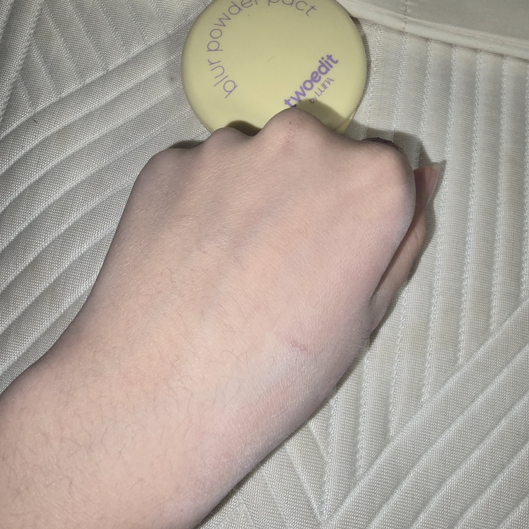 투에딧 (twoedit) 블러 파우더 팩트 [02 클린화이트] review image