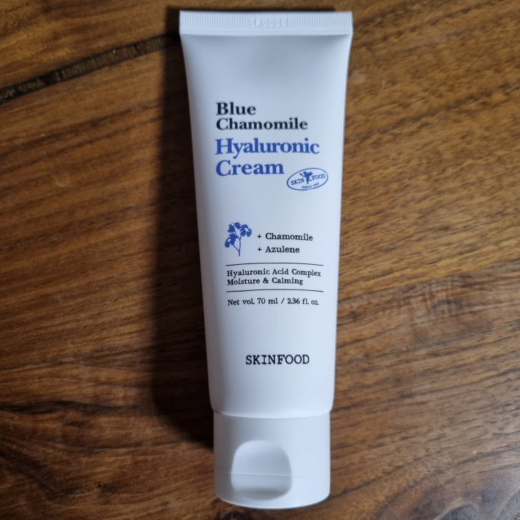 SKINFOOD Kem dưỡng da Blue Chamomile Hyaluronic review image