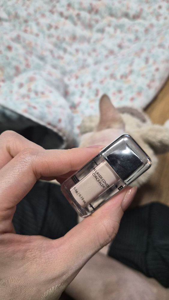 어바웃톤 (ABOUT_TONE.) 스킨 레이어 커버 핏 컨실러 [AT.21 쿨라이트] review image