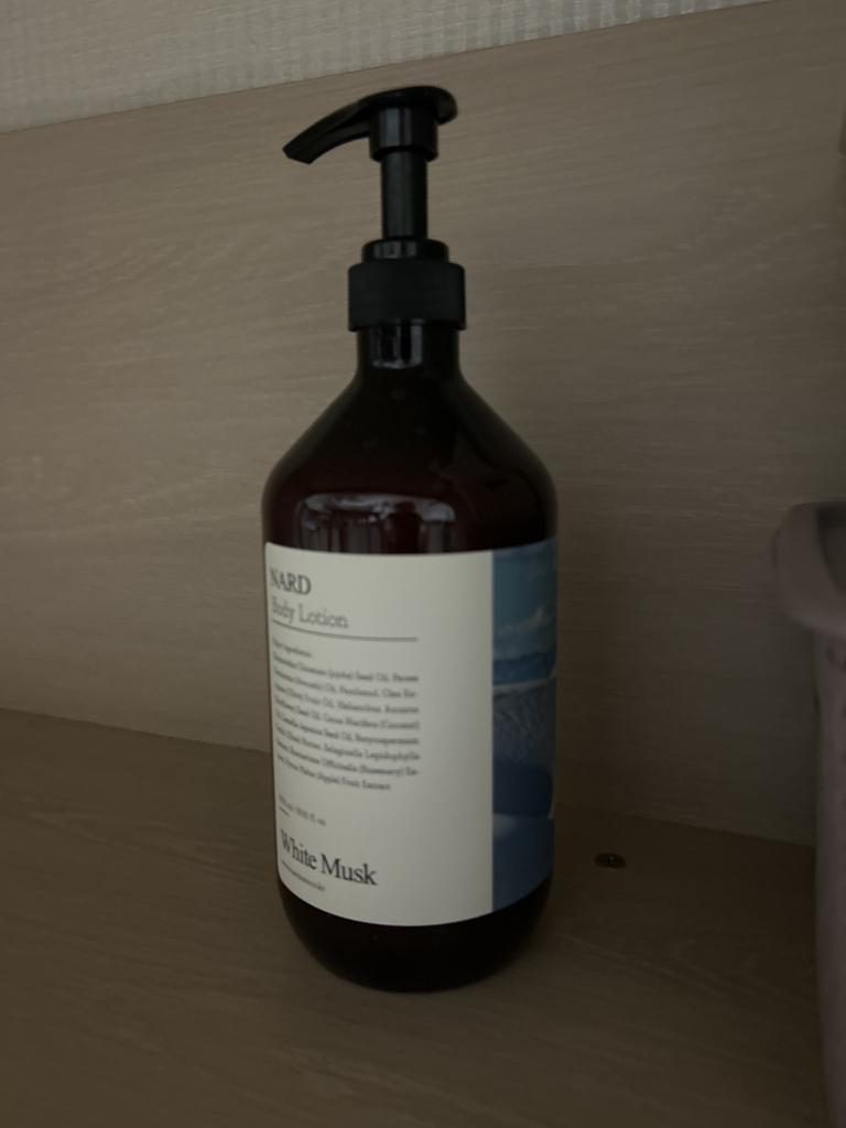 나드 (NARD) 모이스처 퍼퓸드 바디로션 [화이트머스크향] review image