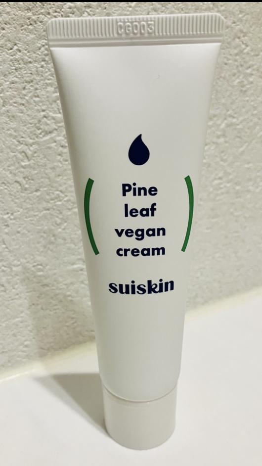 suiskin Kem dưỡng ẩm lá thông trong suốt review image