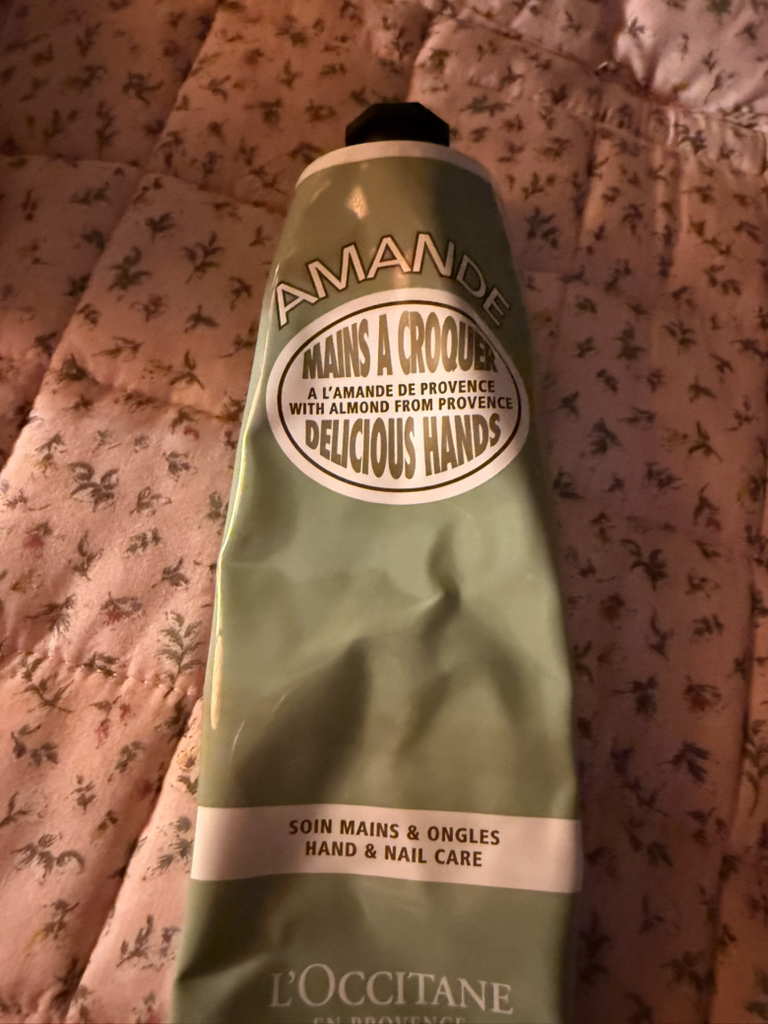 欧舒丹 杏仁美味护手霜 review image