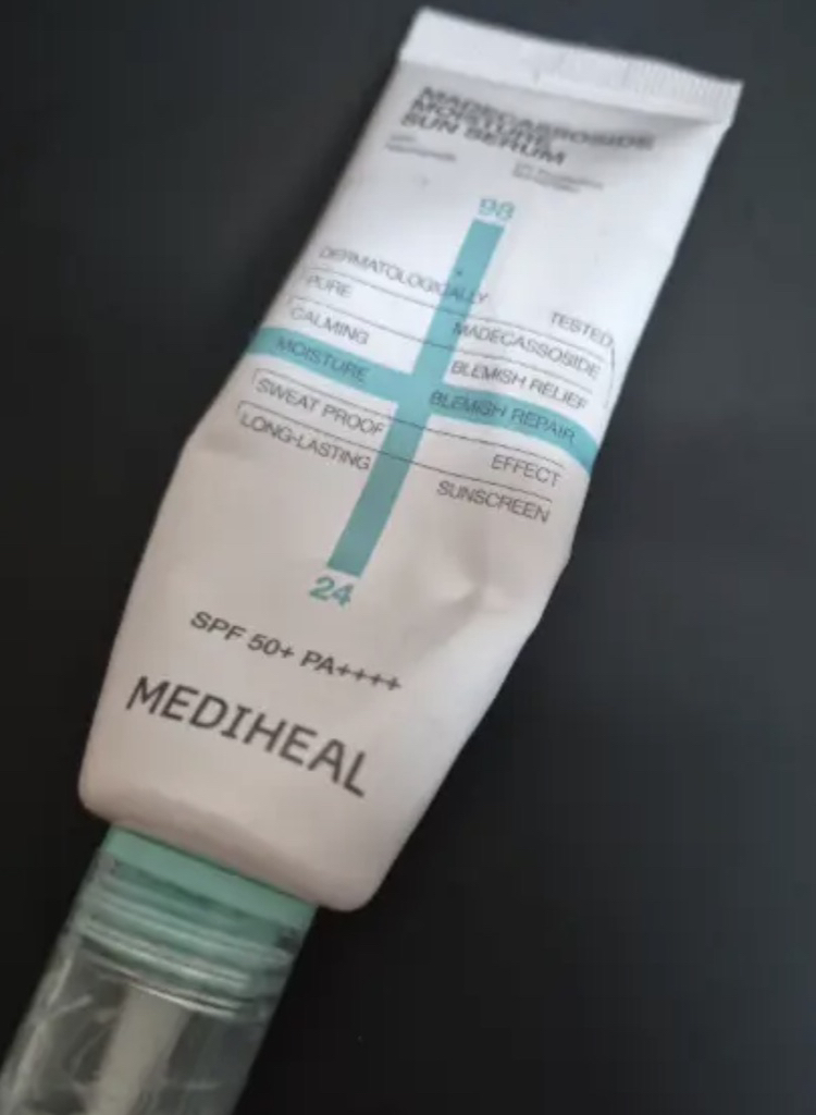 메디힐 (MEDIHEAL) 마데카소사이드 수분 선세럼 흔적 리페어 [SPF50+/PA++++] review image