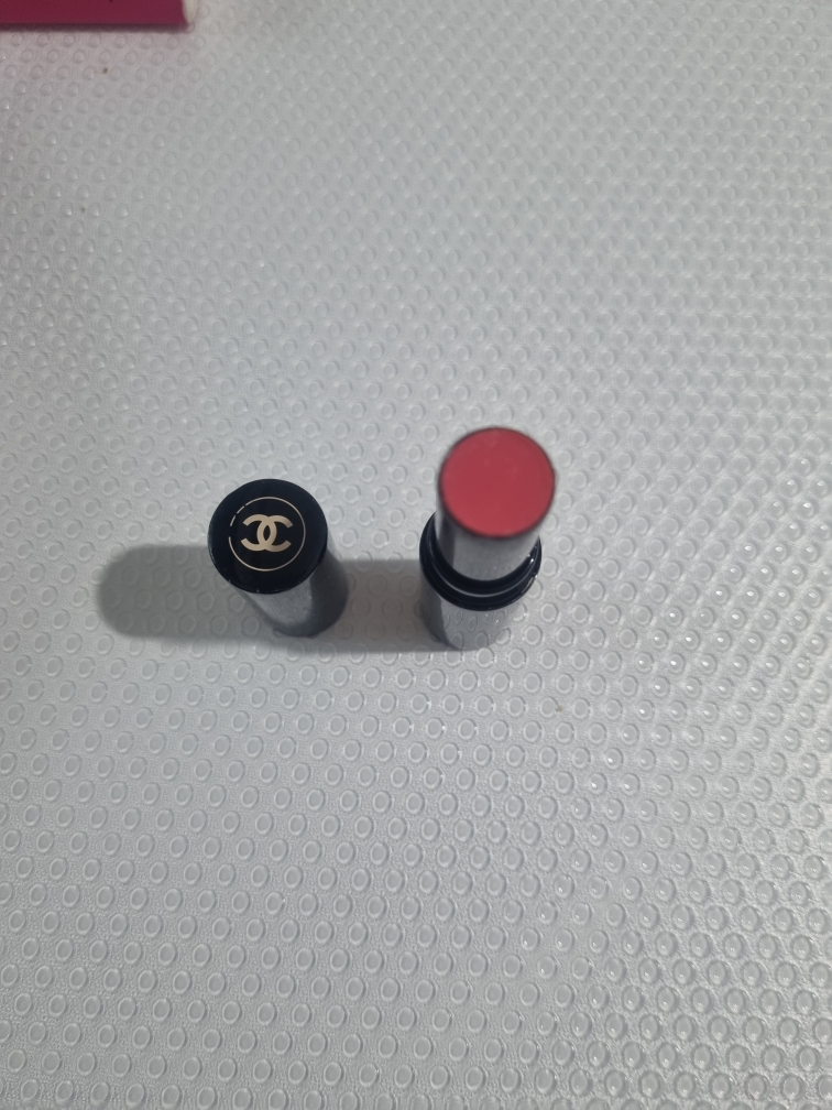 CHANEL Bálsamo labial Les Béjus [Light] review image