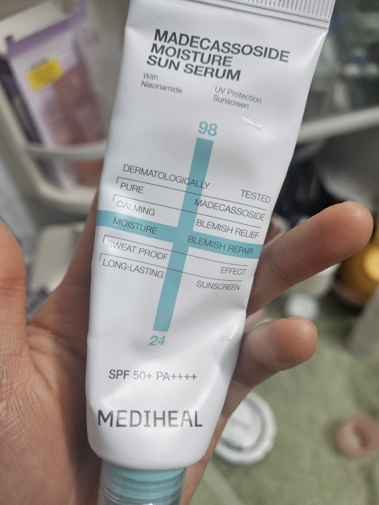 美迪惠尔 麦地卡索苷保湿防晒精华液微量修复[SPF50+/PA++++] review image