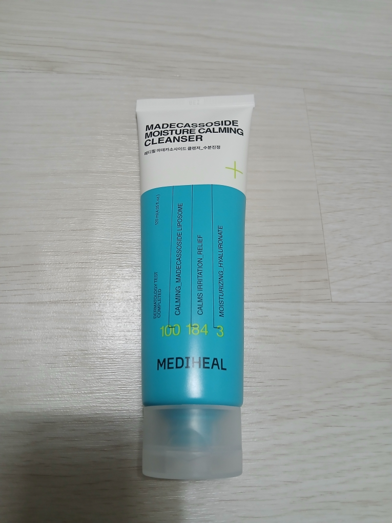 MEDIHEAL Madecassoside Cleanser [Hydrating Soothing] review image