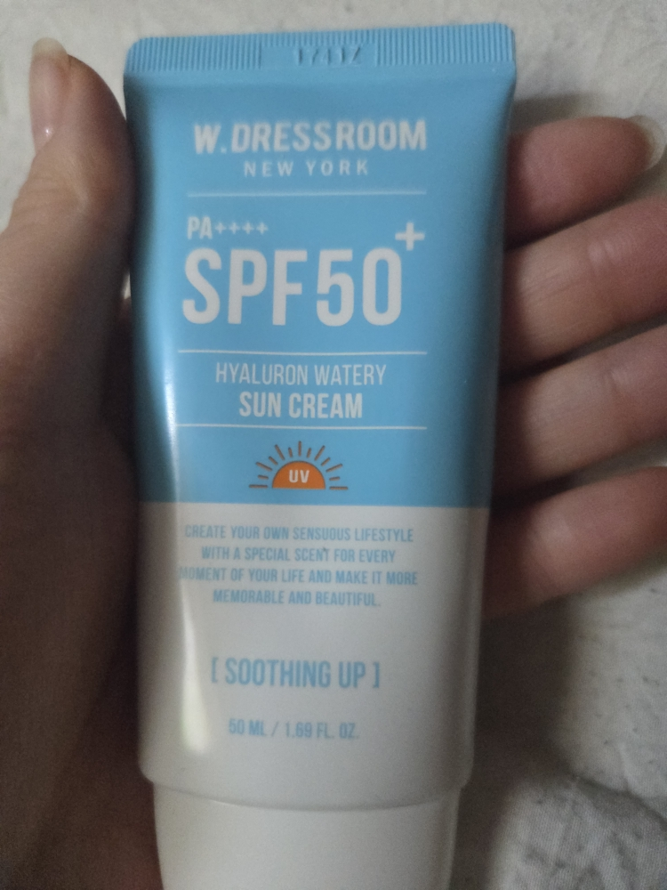 W.DRESSROOM Protector solar hialurónico acuoso [SPF50+/PA++++] review image
