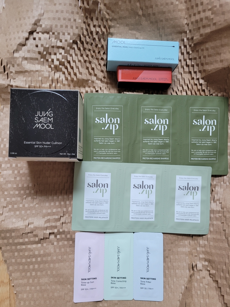 郑瑄茉 Essential Skin Nude Cushion [SPF50+/PA+++] [白皙肤色］ review image