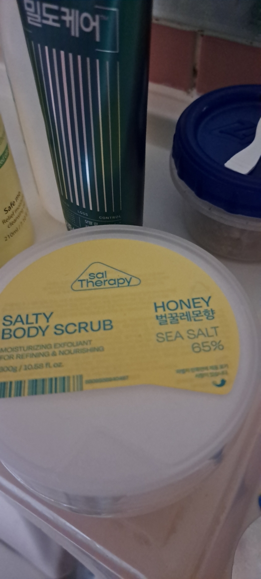 솔테라피 (salTherapy) 솔티 바디스크럽 [허니] review image