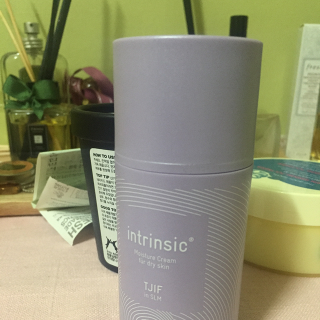 保湿霜的真实用户使用照片