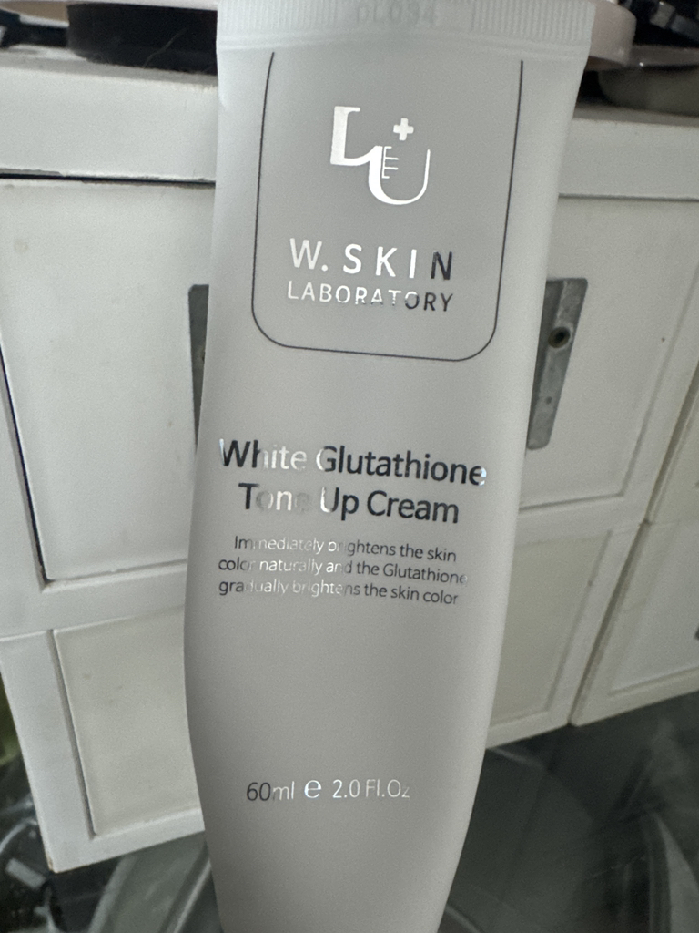 W.SKINLABORATORY WHITE GLUTATHIONE TONE UP CREAM Reviews