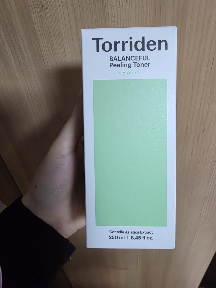 토리든 (Torriden) 밸런스풀 시카 각질 토너 review image