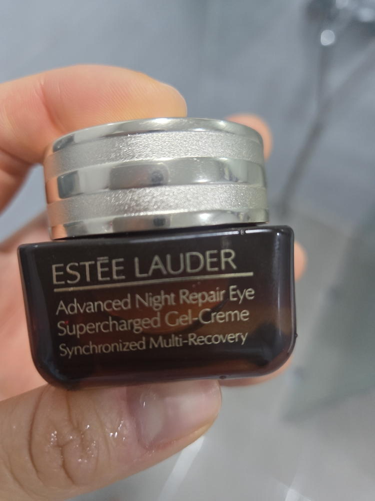 ESTEELAUDER Advanced Night Repair Eye Supercharged Gel-Creme Synchronized Multi-Recovery Eye Cream review image