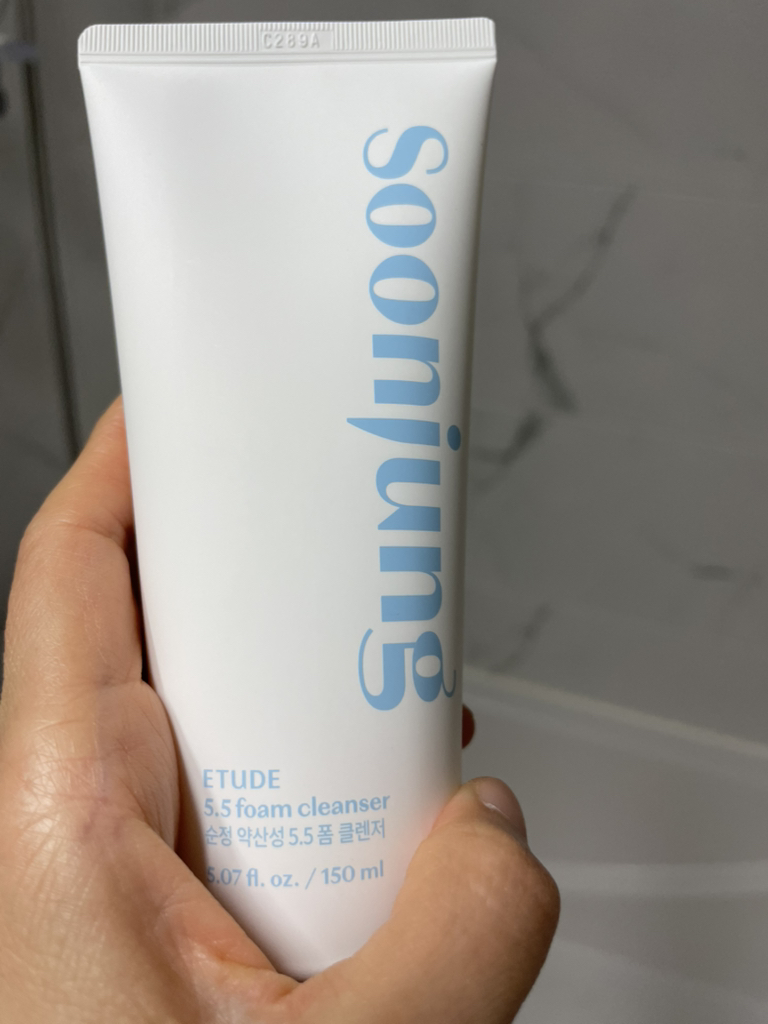 ETUDE Soonjung 5.5 foam cleanser review image