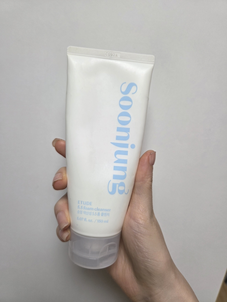 ETUDE Soonjung 5.5 foam cleanser review image