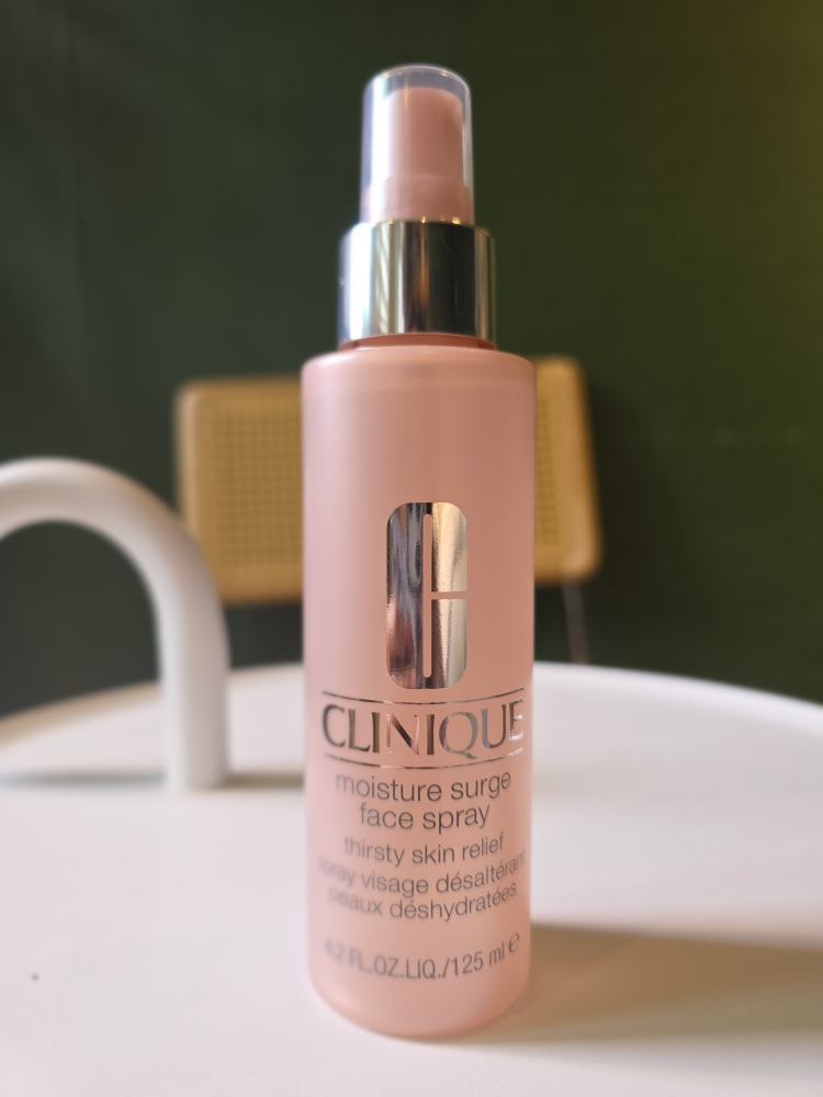 CLINIQUE moisture surge face spray review image