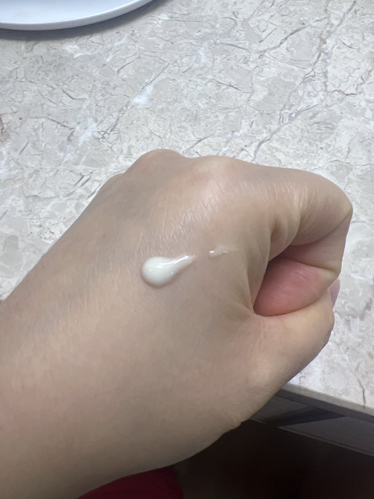glutathione with pqq & coq10 Only the ultimate girls wear anti-aging glutathione sun ampoule SPF — by  House of B ✨ #houseofb #glutathione #sunampoule #antiaging #하우스오브비 #글루타치온  #선앰플 #안티에이징 #glowuptips #kbeauty #fyp #summer main image 0