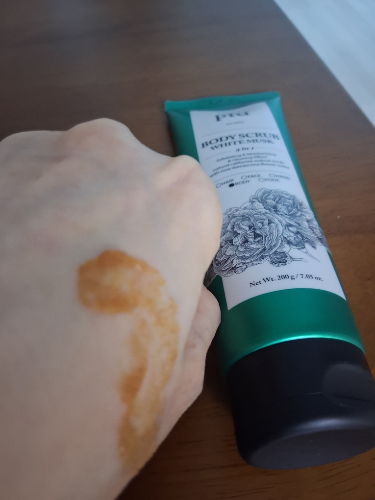 Plu BODY SCRUB [WHITE MUSK] review image