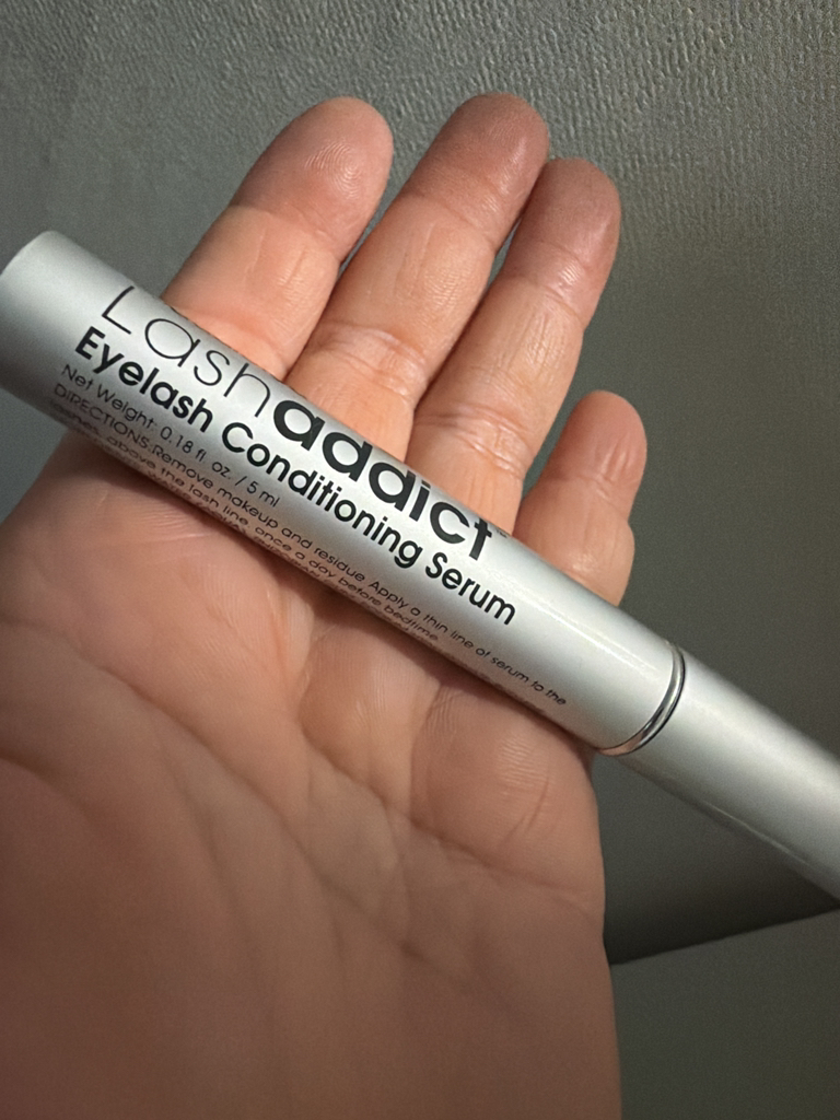 Lashaddict Eyelash Conditioning Serum Reviews | Hwahae