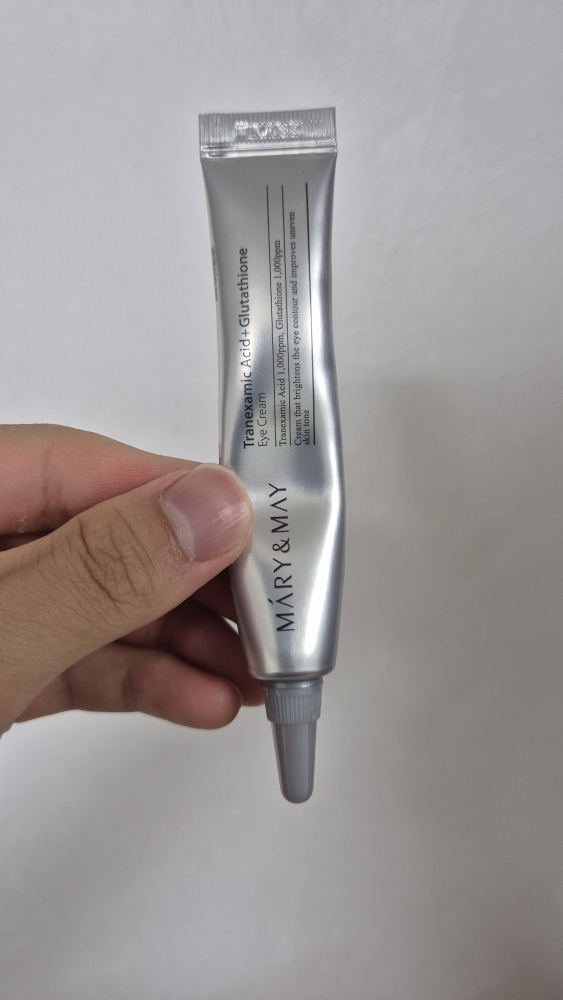 tranexamic acid and glutathione for skin TRANELUX Brightening Serum eye dark circles and freckles for a more refined Tranexamic Acid + Glutathione Eye